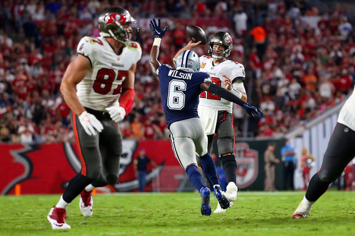 Tampa Bay eke out a close 31-29 win against the Cowboys